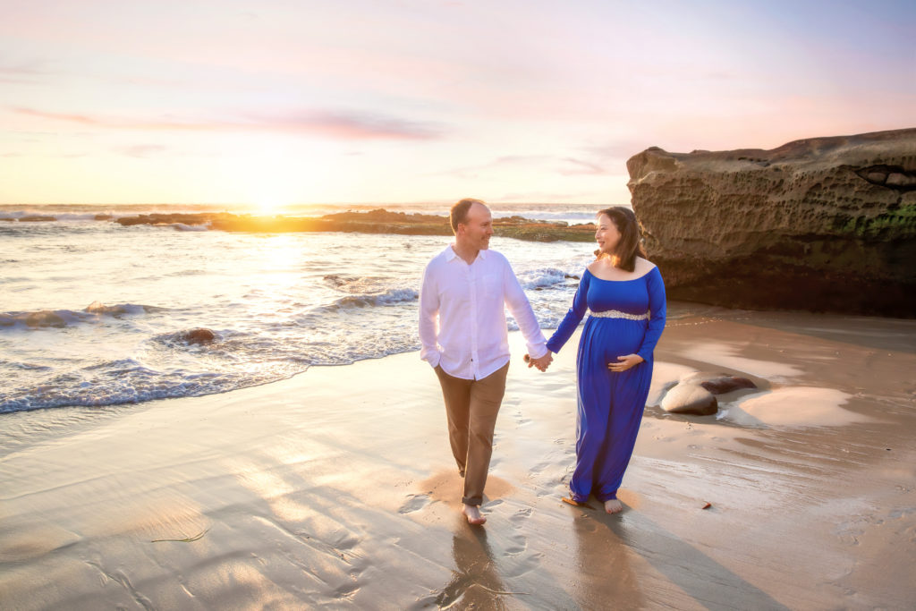 San Diego beach maternity photo shoot